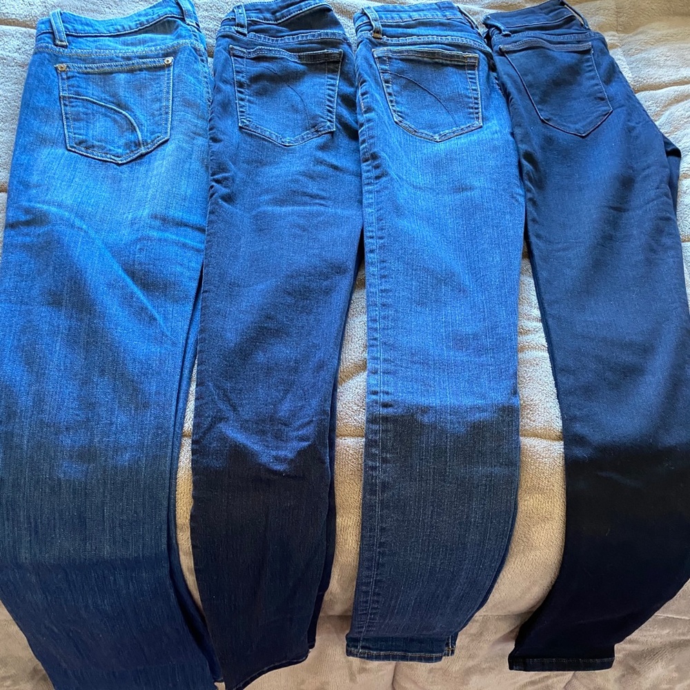 4 pairs of women’s joes jeans!